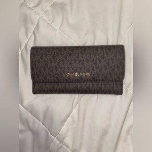 Brand new Michael Kors wallet